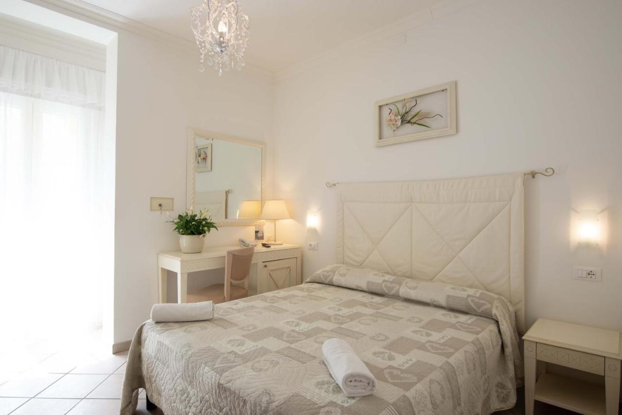 Hotel Explorer Cervia Exterior photo