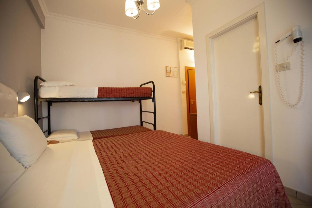 Hotel Explorer Cervia Exterior photo