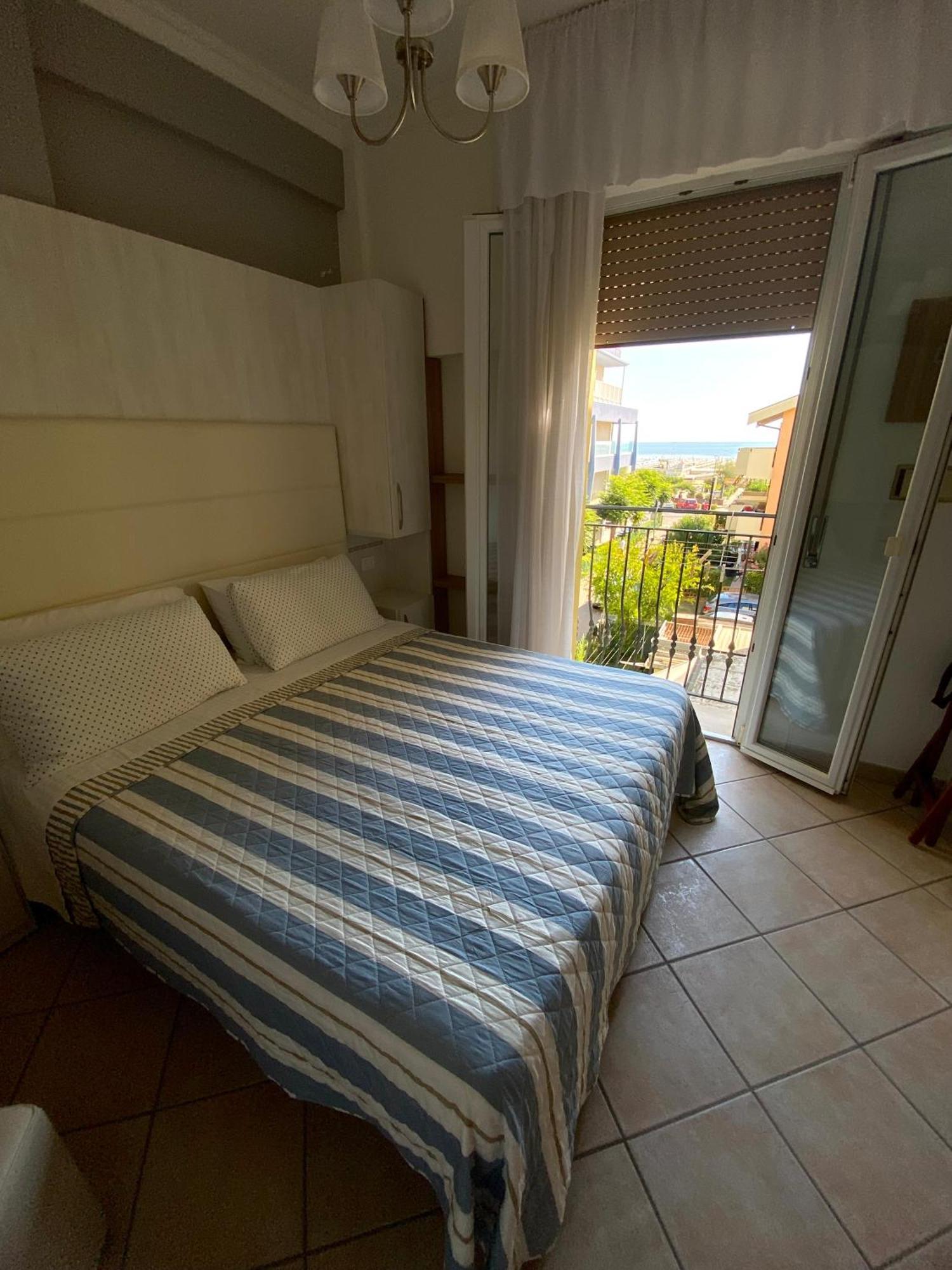 Hotel Explorer Cervia Exterior photo