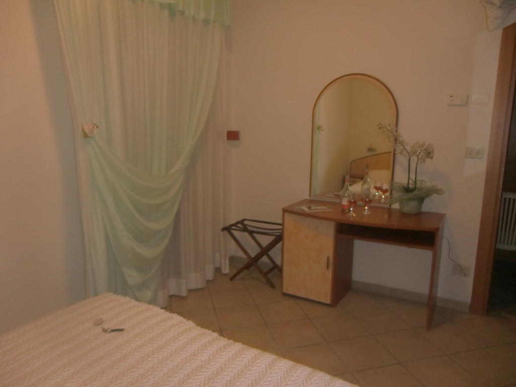 Hotel Explorer Cervia Exterior photo
